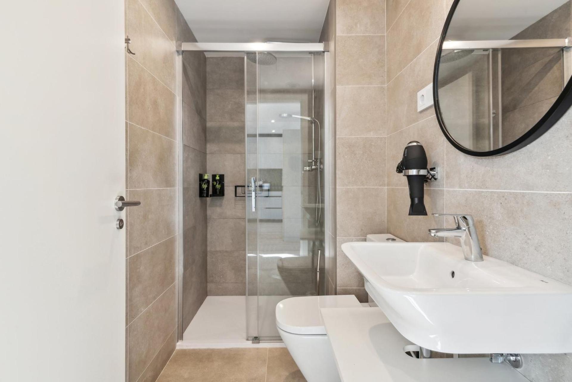 Limehome Valencia Carrer Del Pare Palau I Quer 外观 照片