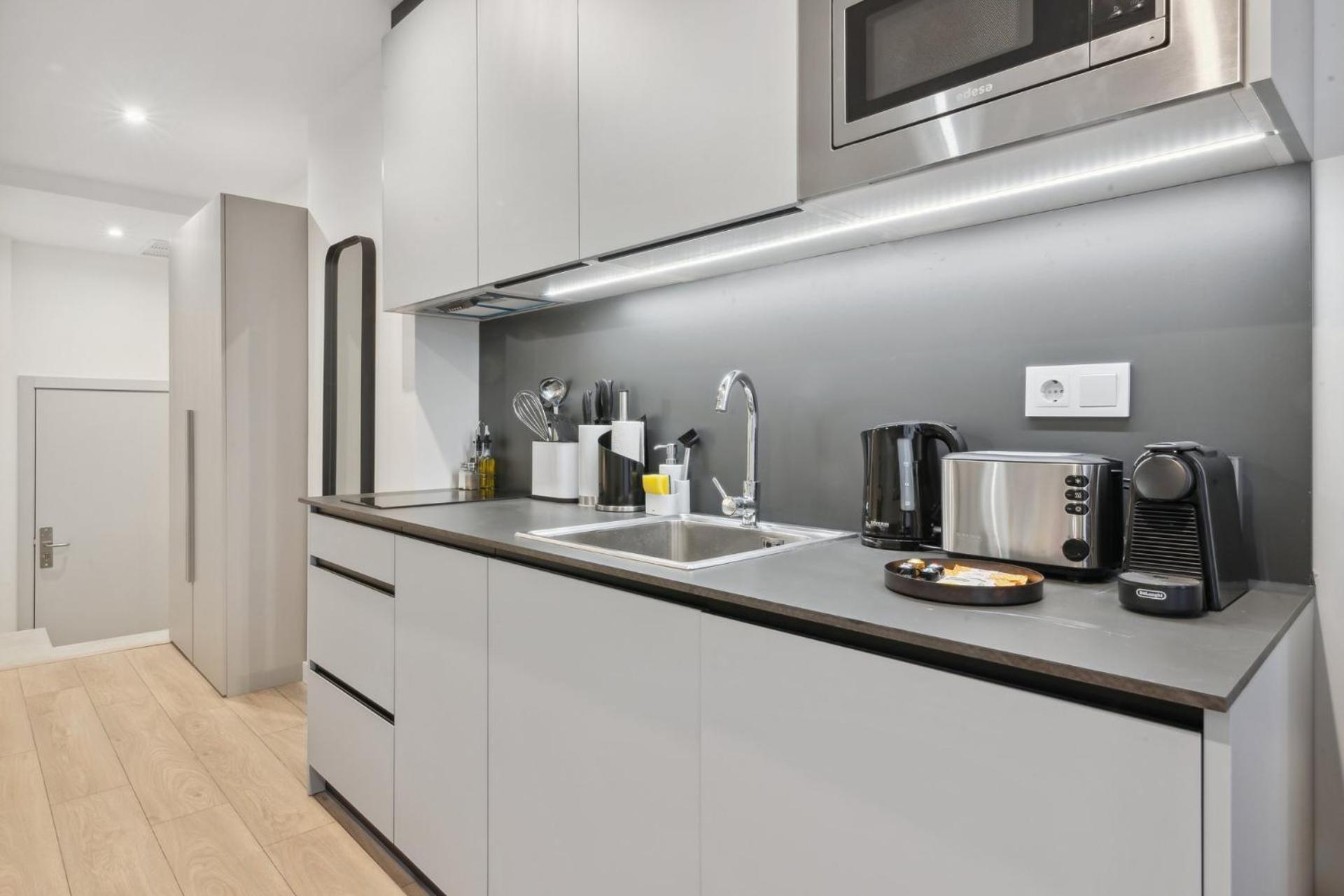 Limehome Valencia Carrer Del Pare Palau I Quer 外观 照片