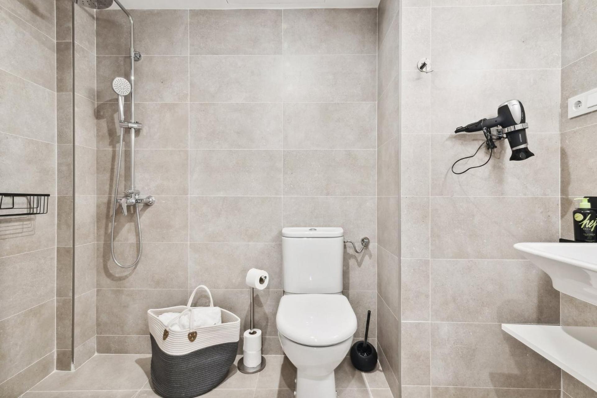 Limehome Valencia Carrer Del Pare Palau I Quer 外观 照片